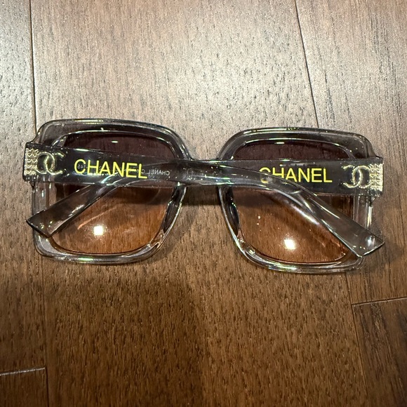 INSPIRED Brown Square Oversized Sunglasses main image 4